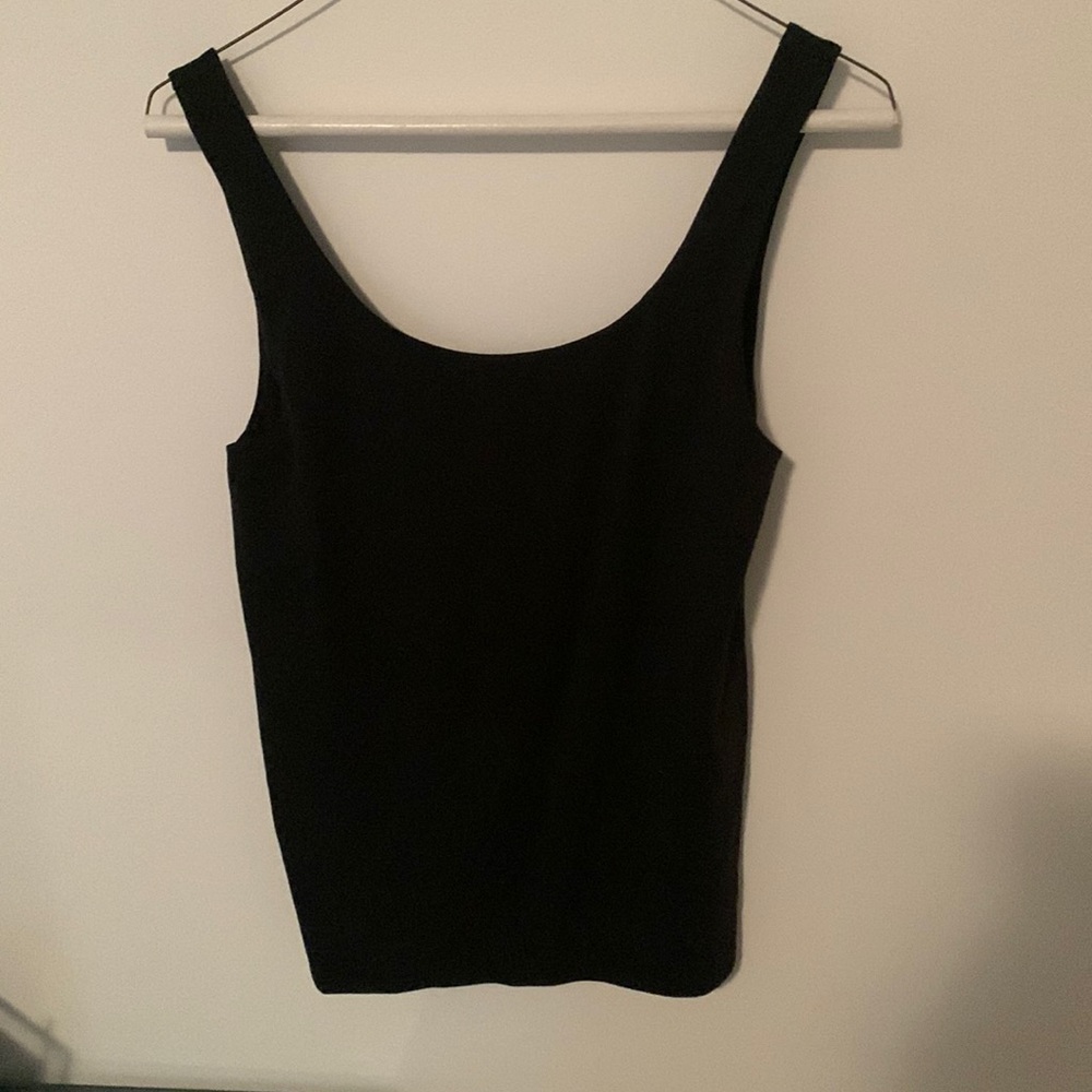 Black athletic scoop neck tank size S- NWT